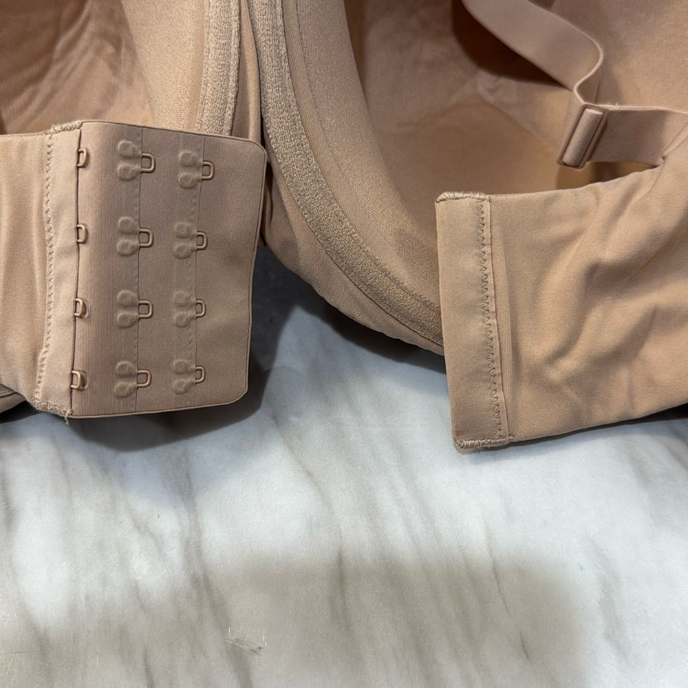 COPY - 💕NWT SKIMS Fits Everybody Lightly lined Full Coverage Bra Nude  44DDDD - Picture 4 of 10